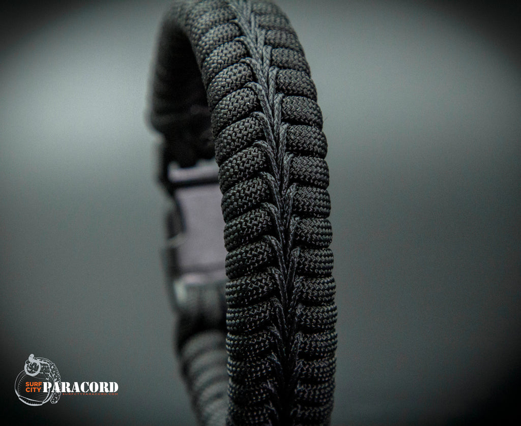 Wide Stitched Fishtail Paracord Bracelet (Thin Gray Line) – Surf City  Paracord, Inc.